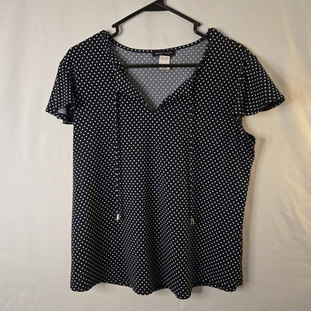 Stylish Navy Polka Dot V-Neck Blouse